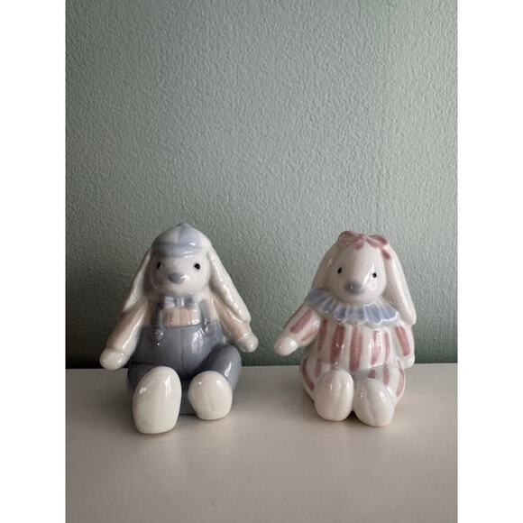 2 Vintage Otagiri Japan Hand Painted Ceramic Boy and Girl Bunny Rabbit Figurines - Picture 1 of 7